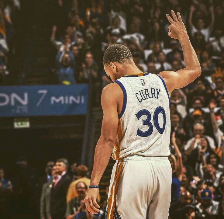 荷媒：利物浦有意阿尔克马尔新星斯密特，斯洛特对其很欣赏（荷媒：利物浦关注阿尔克马尔新秀斯密特，斯洛特青睐有加）